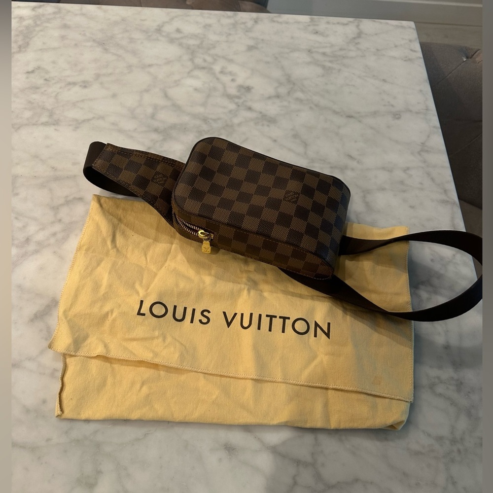 Authentic Louis Vuitton Damier Geronimos Waist Bum Body